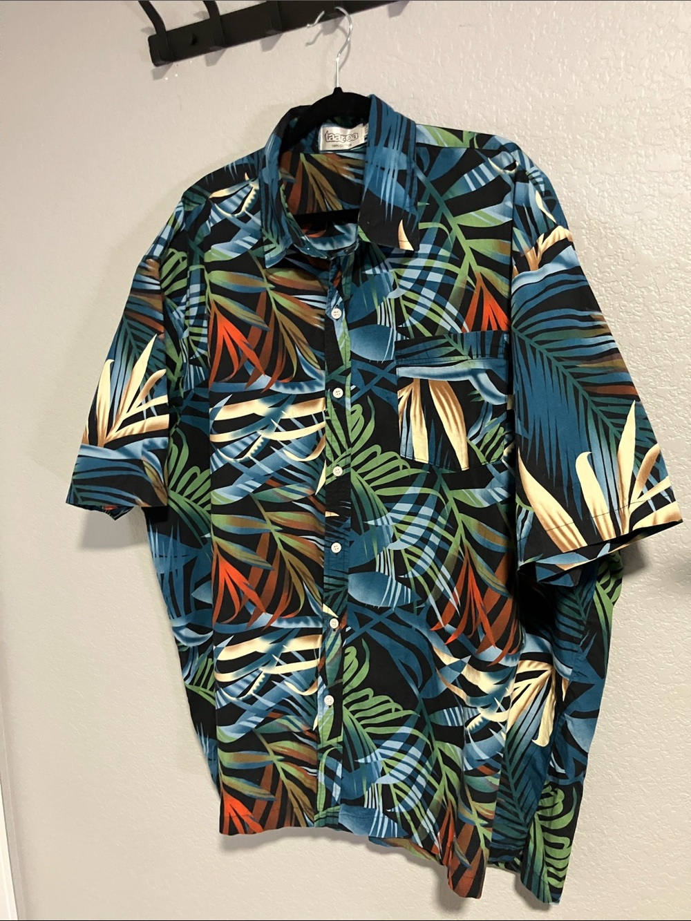 Tropical Leaf Short-Sleeve Button-Down Shirt - Multicolor